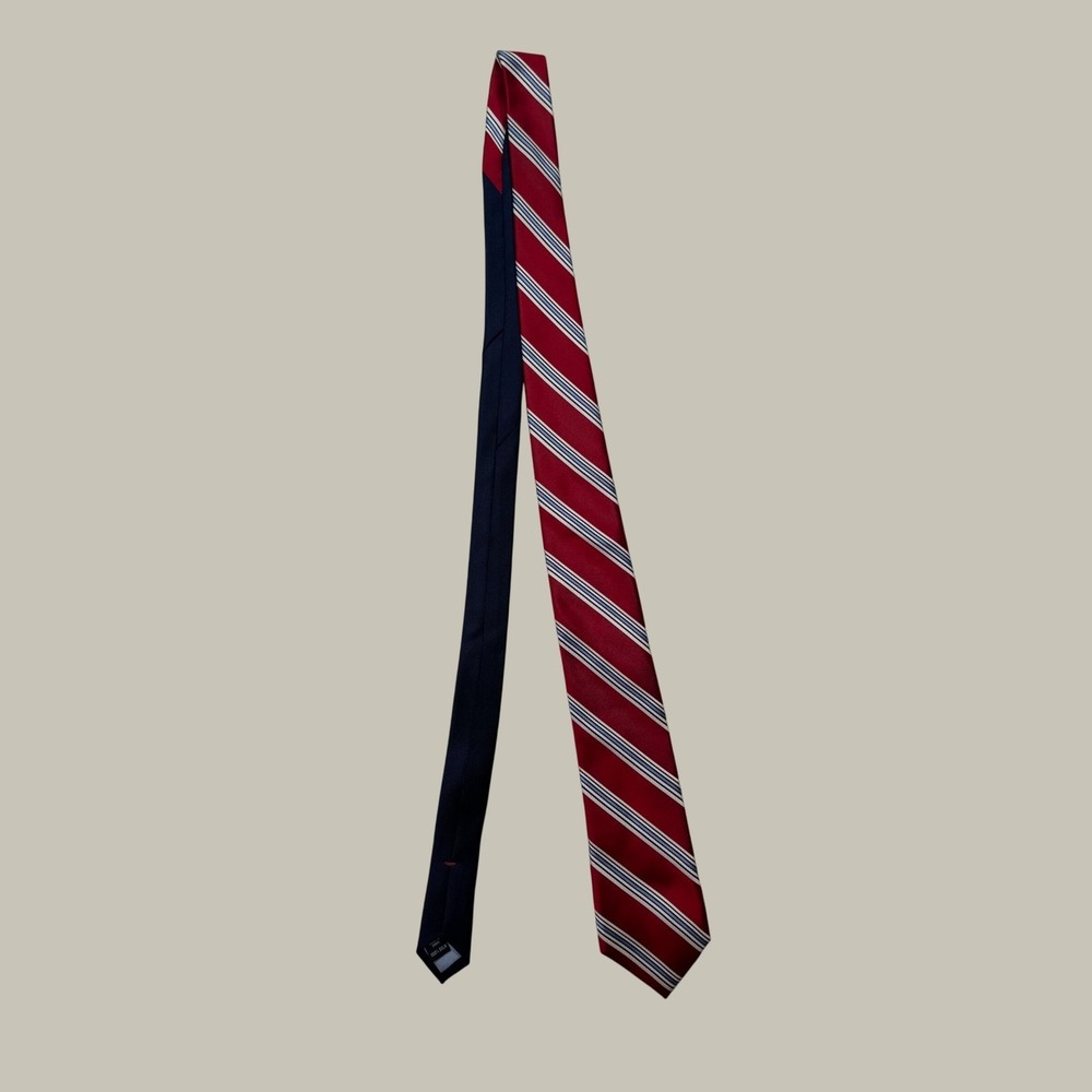 Tommy Hilfiger Mens 100% Silk Necktie Red Blue White Diagonal Striped Classic